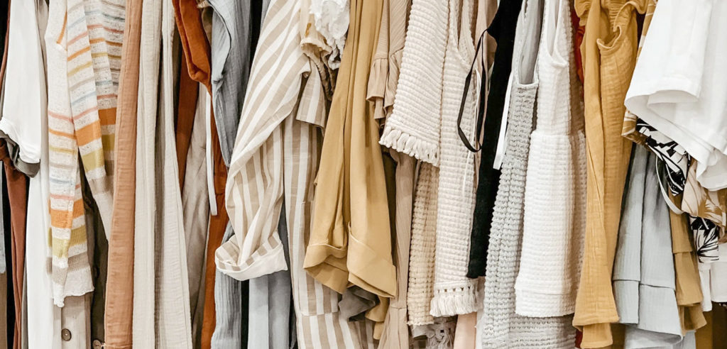 5 Useful Tips to Consider When Ordering Clothing Samples